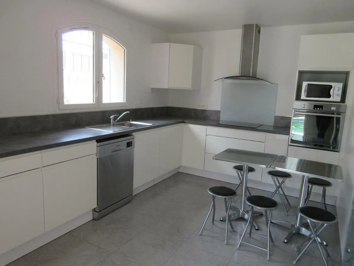 Villa Spacieuse, Climatisation, Piscine, Jardin Paysage, Proche Mer Saint-Cyr-sur-Mer
