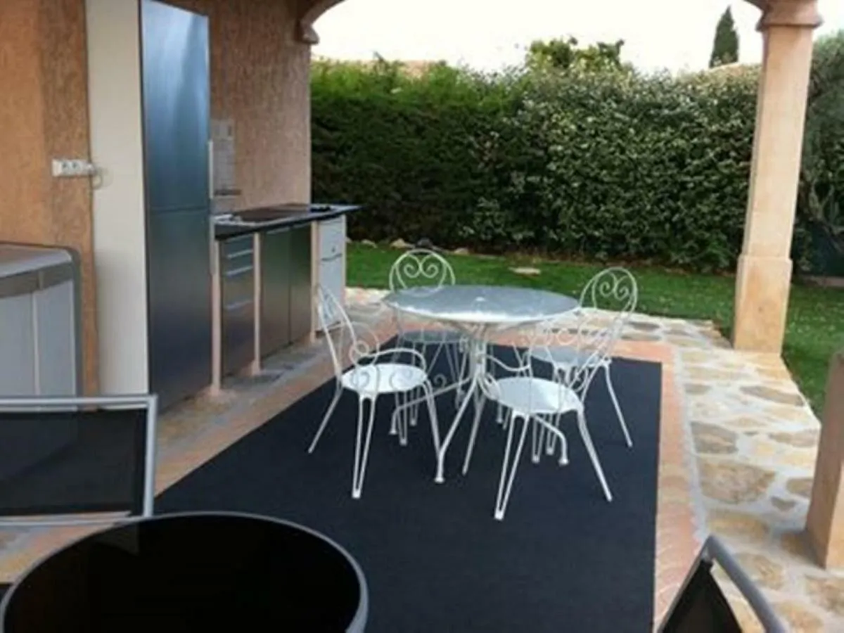 Villa Spacieuse, Climatisation, Piscine, Jardin Paysage, Proche Mer Saint-Cyr-sur-Mer